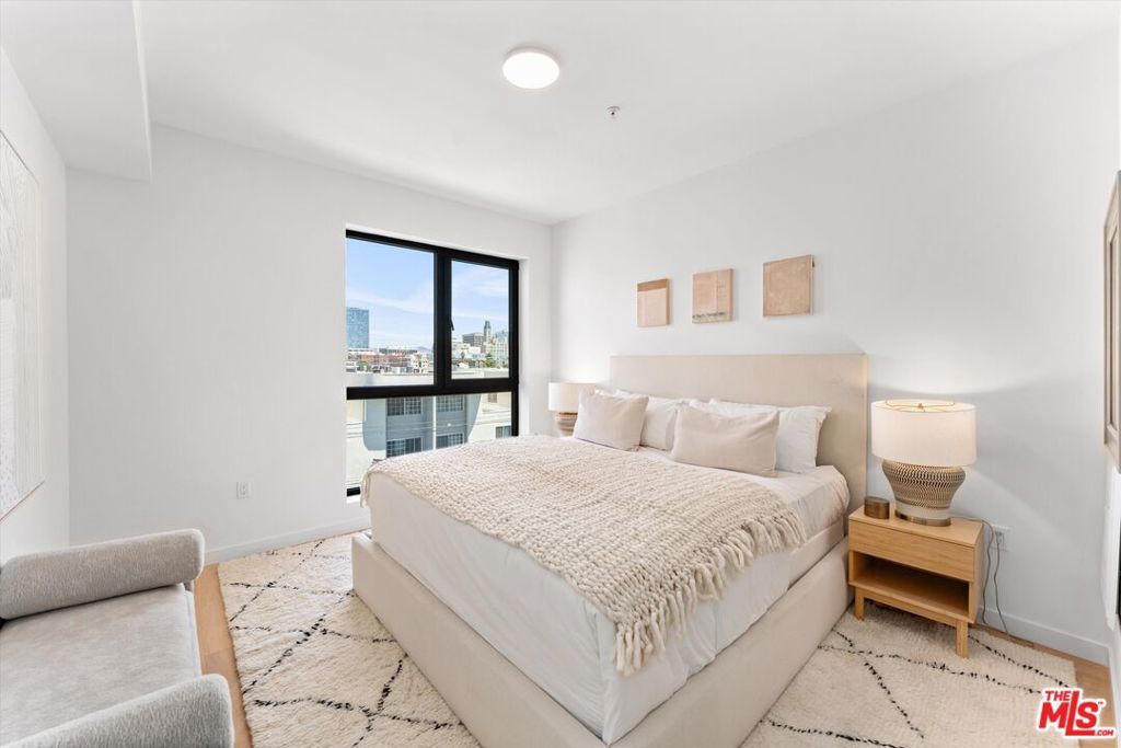 listing image 130727945320690050563