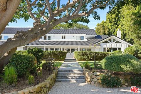 Photo of 29225 Cliffside Drive, Malibu, CA 90265 (MLS # 25622797)