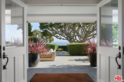 Photo of 29225 Cliffside Drive, Malibu, CA 90265 (MLS # 25622797)