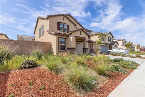 Photo of 28439 Deer Brush Dr, Nuevo, CA 92567 (MLS # SW26067862)