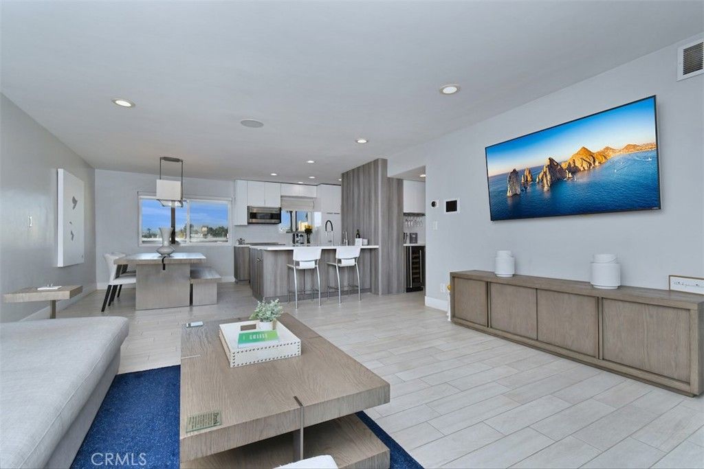 Photo of 13543 Moorpark Street #15, Sherman Oaks, CA 91423 (MLS # SR25249220)