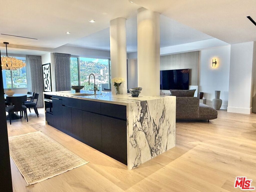 Photo of 818 N Doheny Drive #901, West Hollywood, CA 90069 (MLS # 25607795)