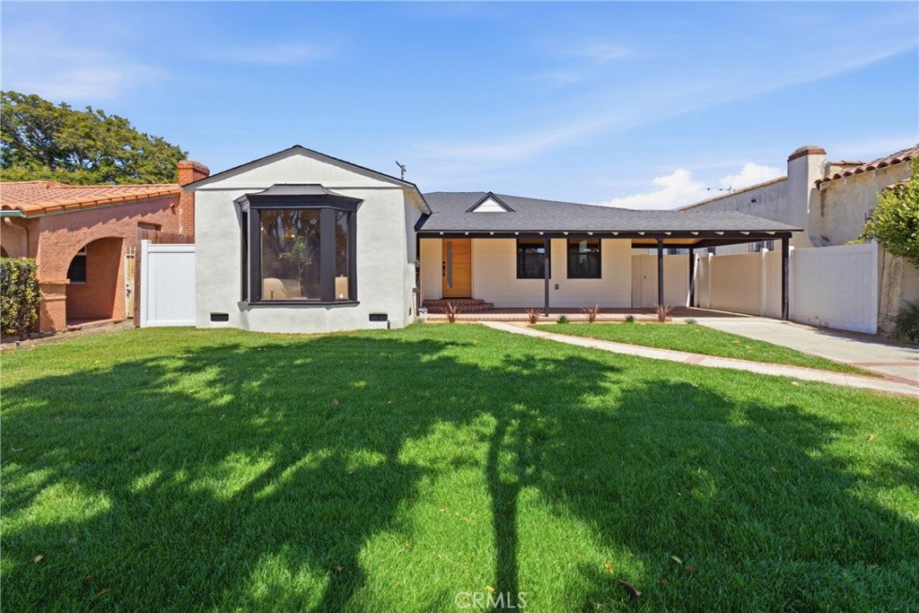 Photo of 8104 S 2nd AVE, Inglewood, CA 90305 (MLS # DW26148890)