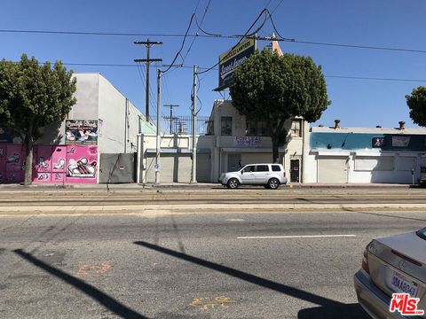 Photo of 215 E Washington Boulevard, Los Angeles, CA 90015 (MLS # 24359399)