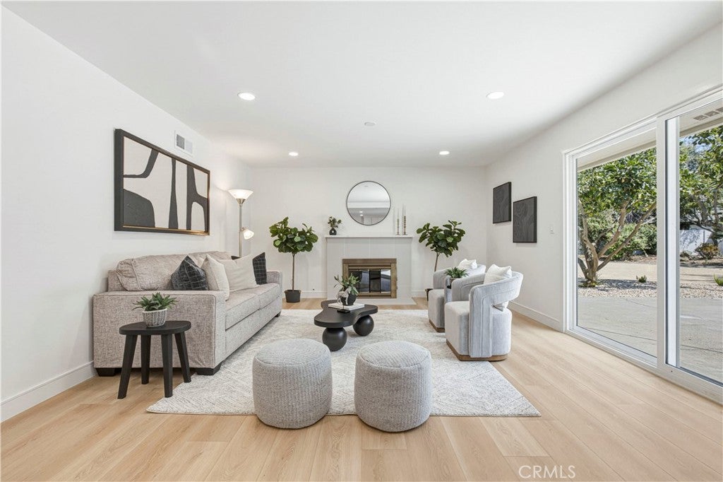 1243 E Live Oak Court