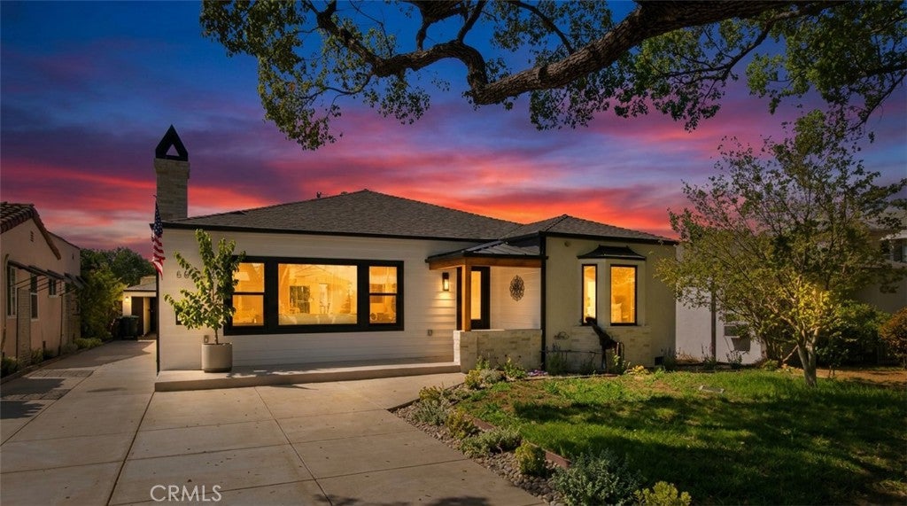 556 Hawthorne