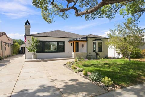 Photo of 556 Hawthorne ST, Glendale, CA 91204 (MLS # BB26186002)