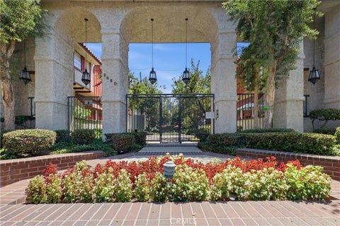 Photo of 2450 E Del Mar Blvd BLVD #17, Pasadena, CA 91107 (MLS # AR26164436)
