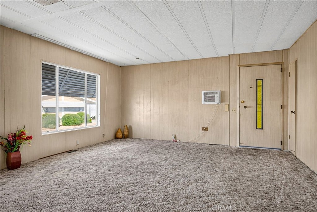 1525 W Oakland Avenue 57