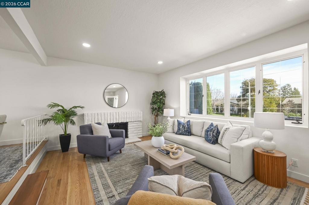 9881 9881 Brunswick Way