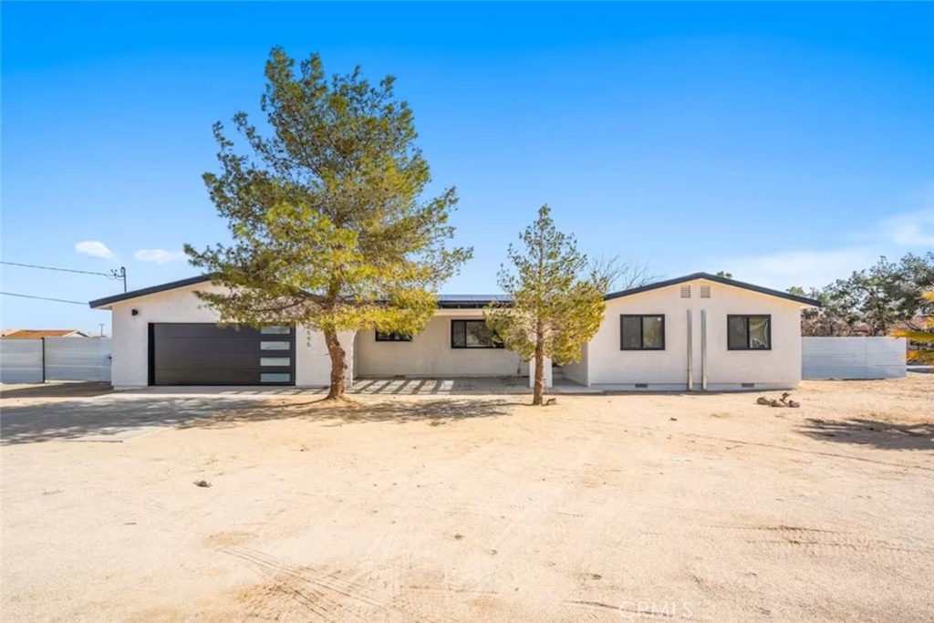 6595 Desert Knoll Avenue