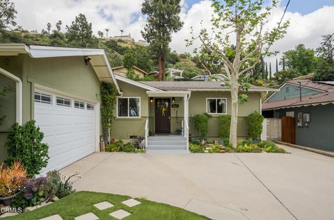 Photo of 5015 Verwood Avenue, Glendale, CA 91214 (MLS # P1-26528)