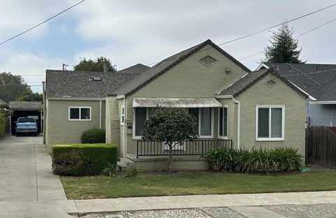 Photo of 803 W 2nd Street, Hollister, CA 95023 (MLS # ML82062064)