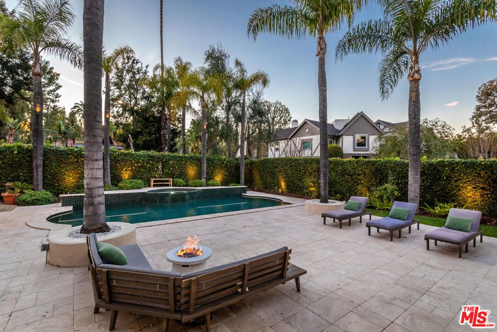 Photo of 17230 Silver Lane, Encino, CA 91316 (MLS # 26656043)