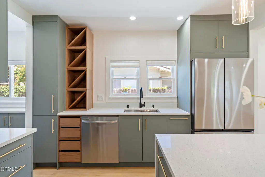 Pasadena, California, United States, 3 Bedrooms Bedrooms, ,2 BathroomsBathrooms,Residential,Active,189827