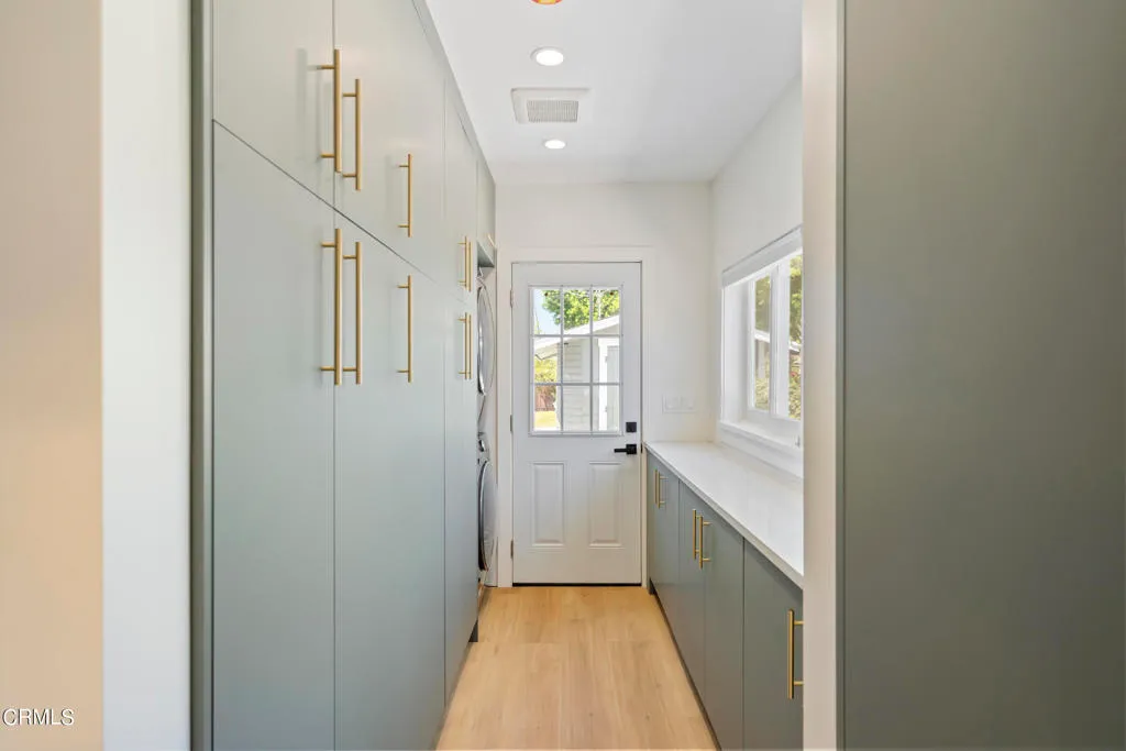 Pasadena, California, United States, 3 Bedrooms Bedrooms, ,2 BathroomsBathrooms,Residential,Active,189827