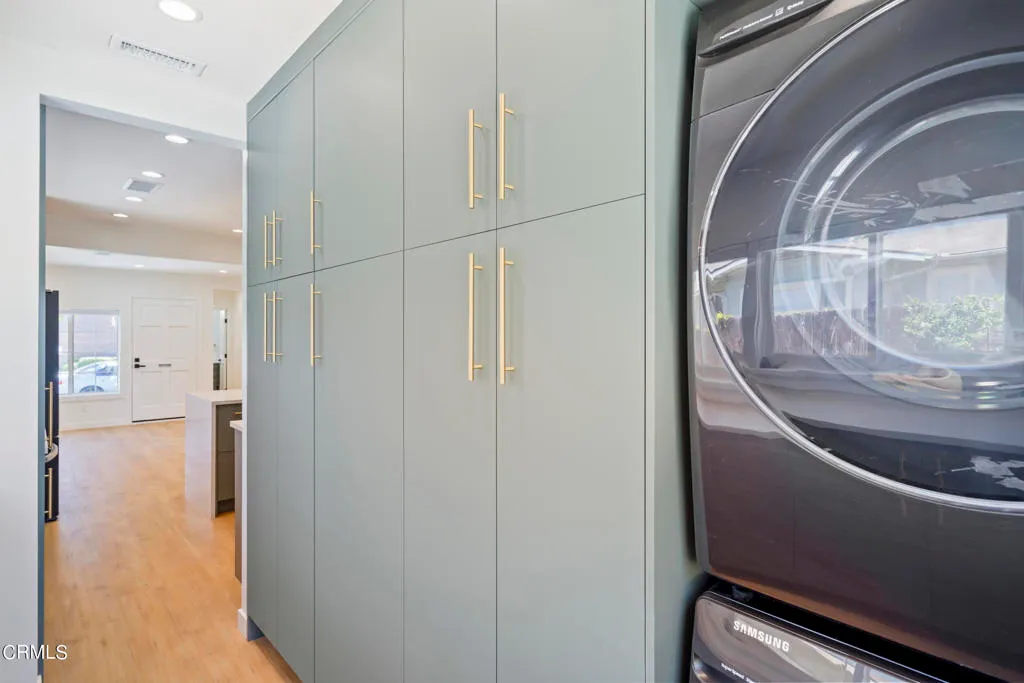 Pasadena, California, United States, 3 Bedrooms Bedrooms, ,2 BathroomsBathrooms,Residential,Active,189827