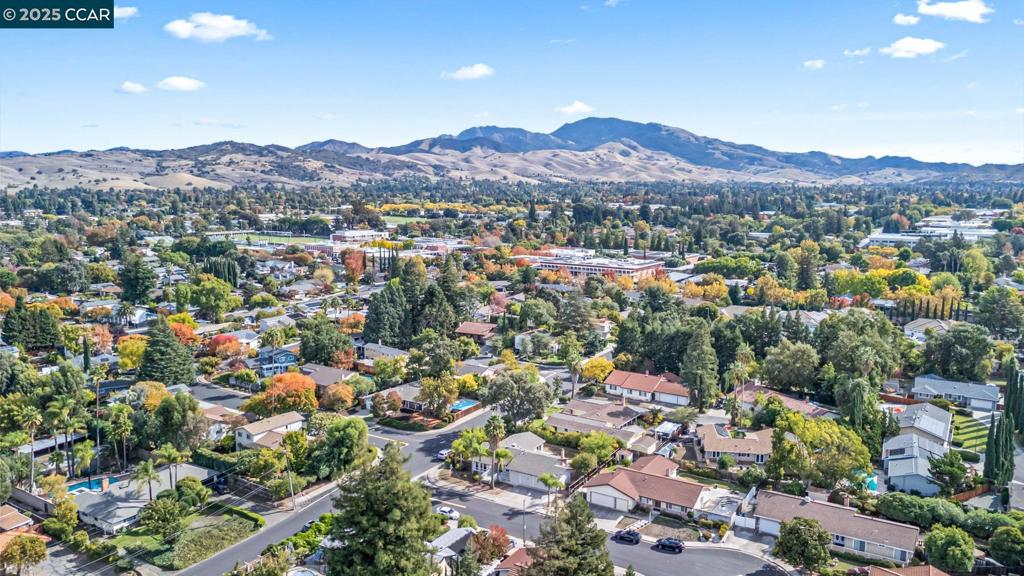 CARRIAGE SQUARE - Residential