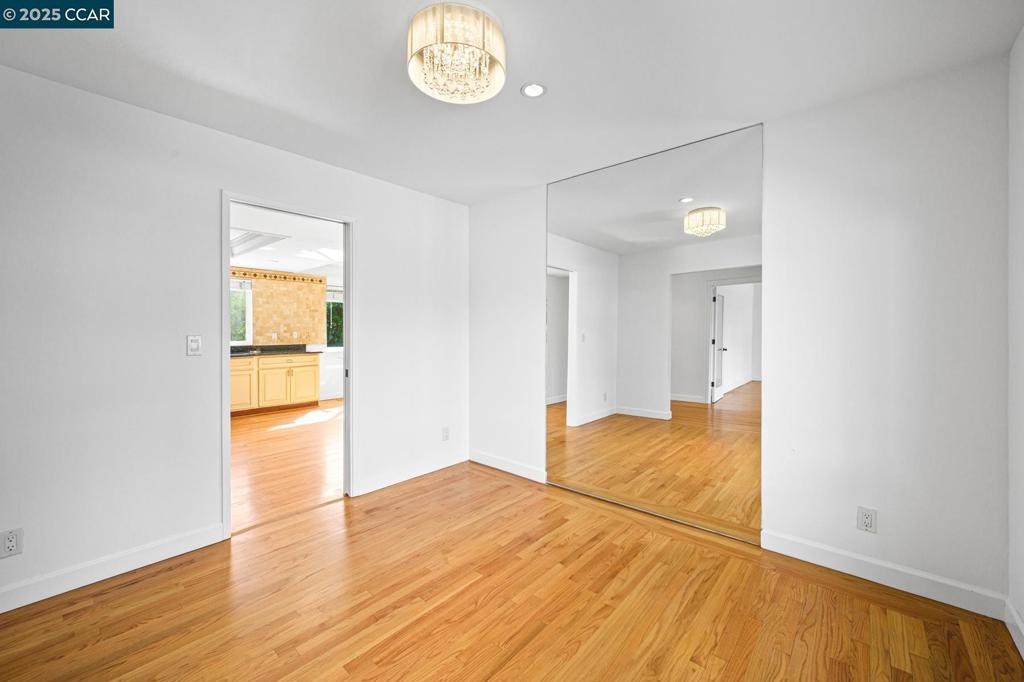 CARRIAGE SQUARE - Residential