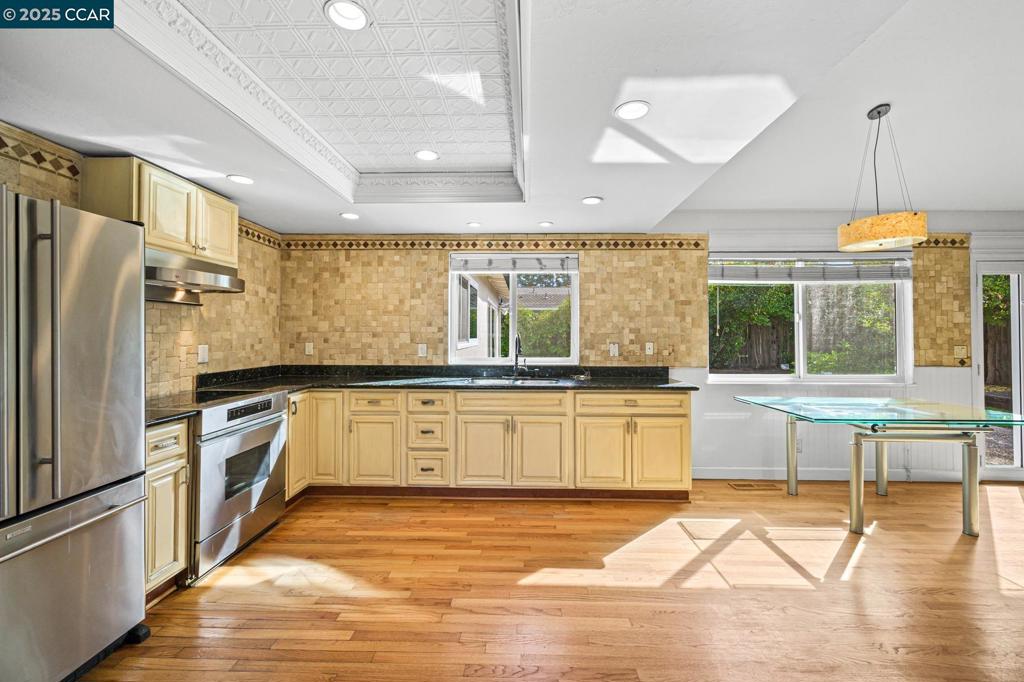 CARRIAGE SQUARE - Residential