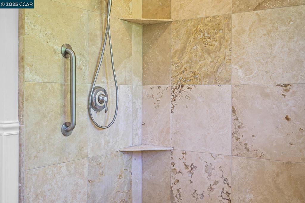 CARRIAGE SQUARE - Residential