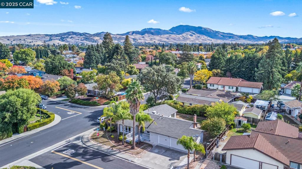 CARRIAGE SQUARE - Residential