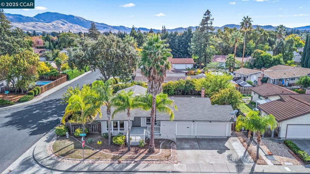 CARRIAGE SQUARE - Residential