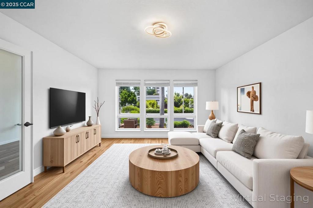 CARRIAGE SQUARE - Residential