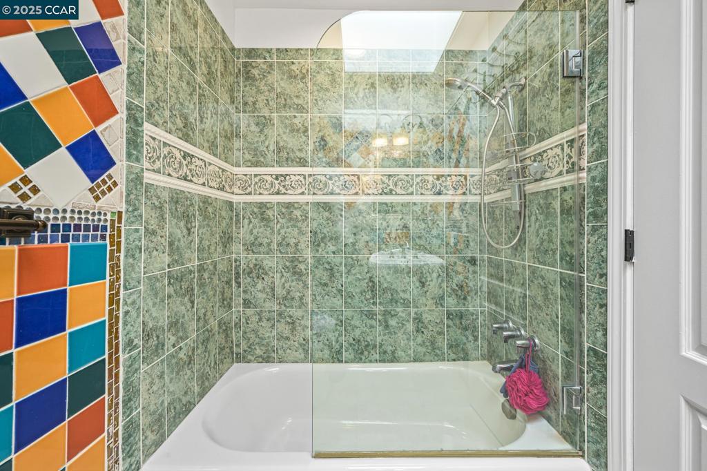 CARRIAGE SQUARE - Residential