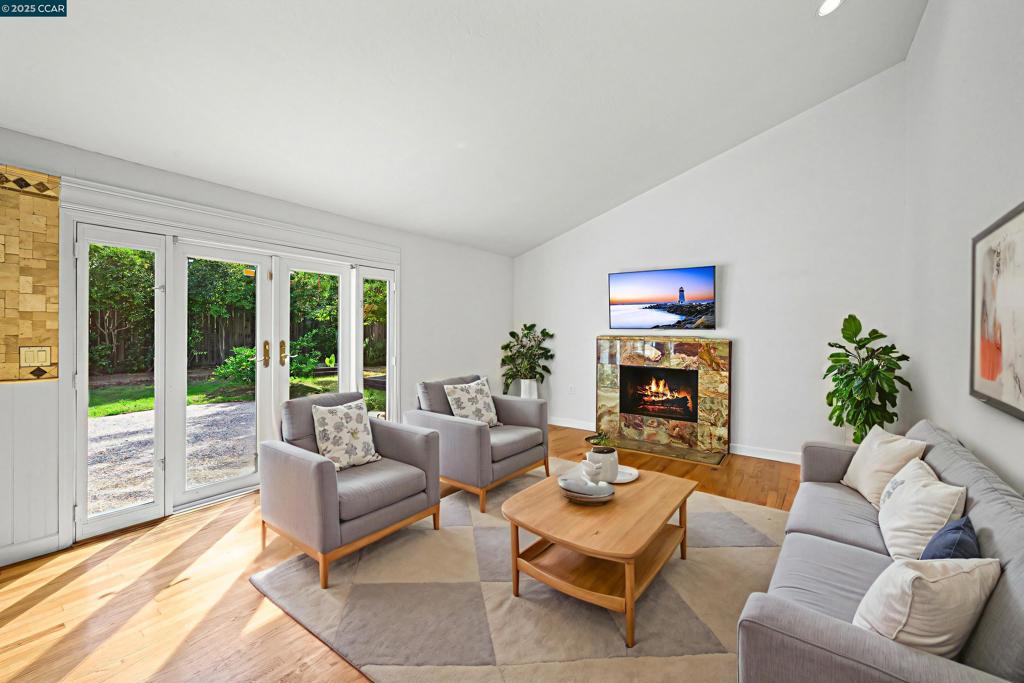 CARRIAGE SQUARE - Residential