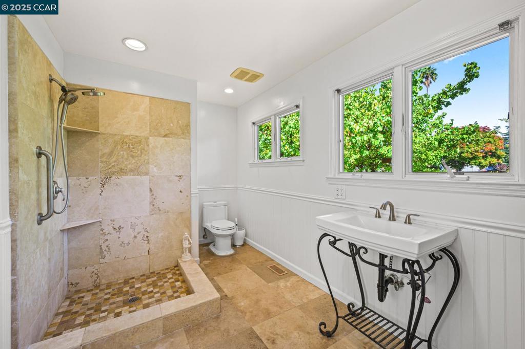 CARRIAGE SQUARE - Residential