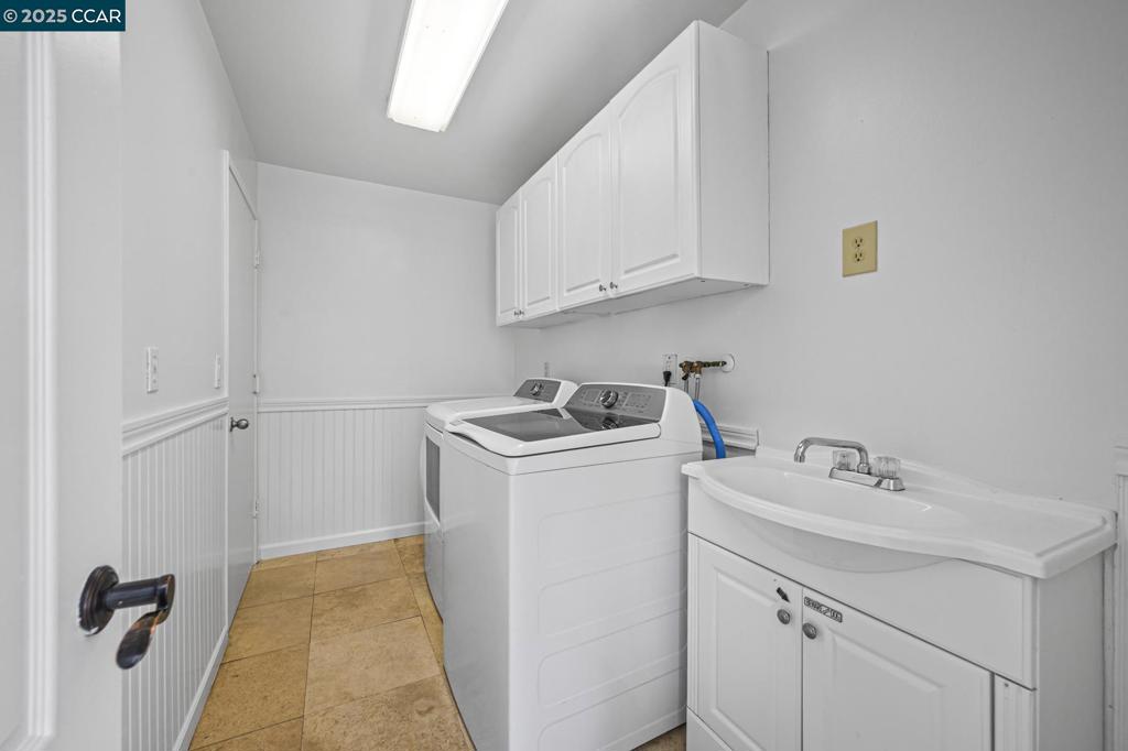 CARRIAGE SQUARE - Residential