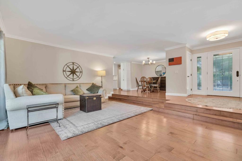 3480 White Oak Court