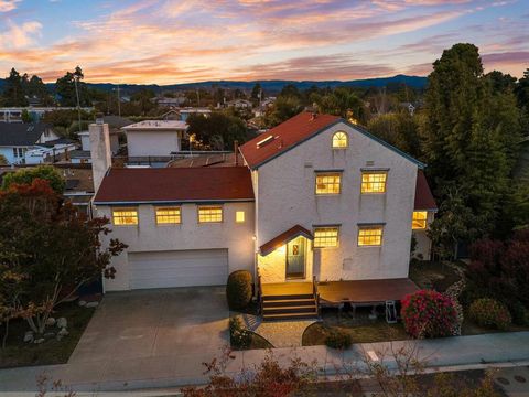 Photo of 1735 Matthews Lane, Santa Cruz, CA 95062 (MLS # ML82025364)