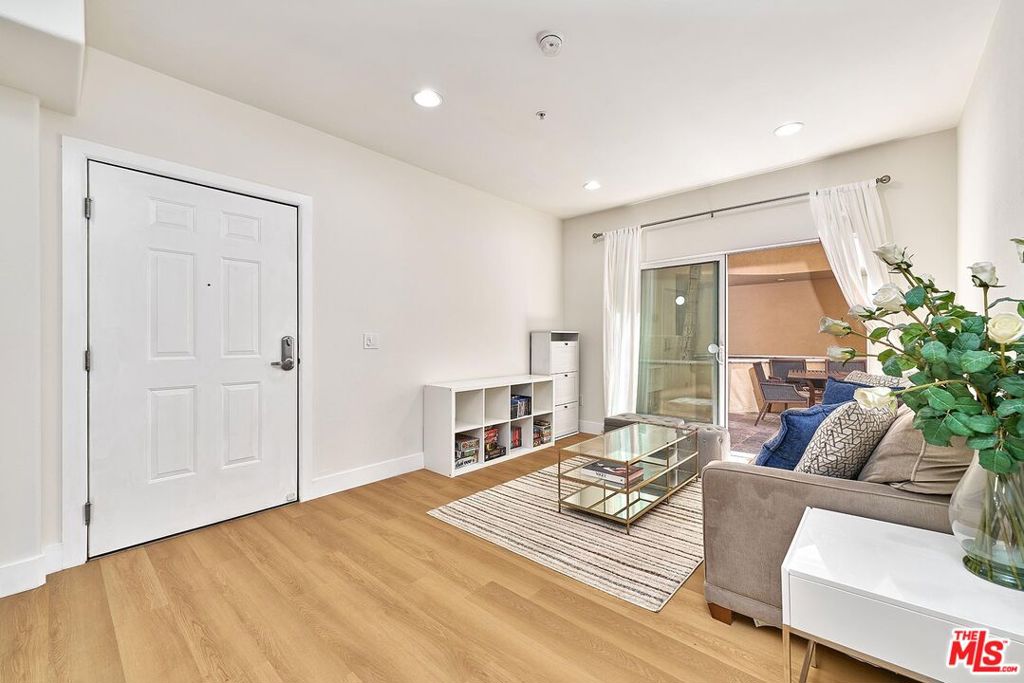 2321 W 10th Street 102