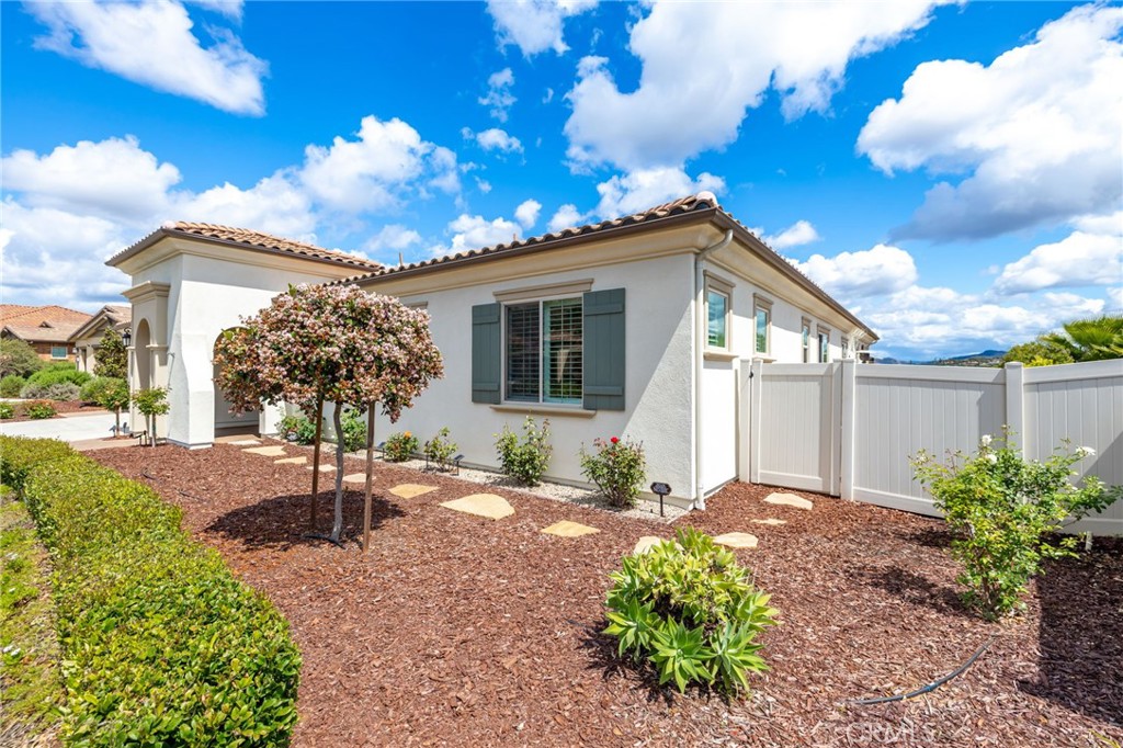 5762 Rancho Del Caballo