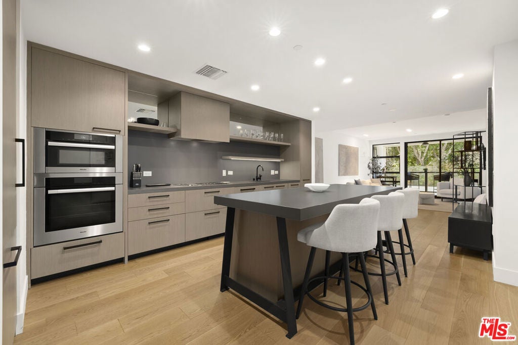 10777 Wilshire Boulevard 207