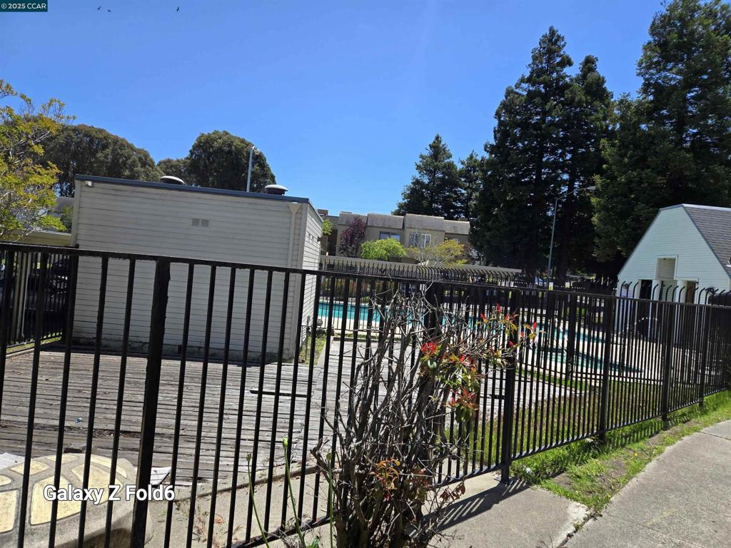 HILLTOP VILLAGE - Residential