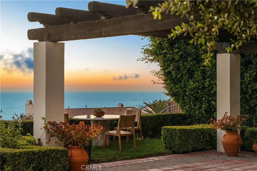 24 Scenic Bluff