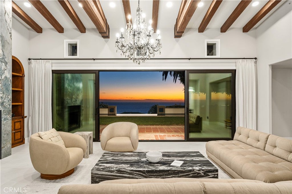 Photo of 24 Scenic Bluff BLF, Newport Coast, CA 92657 (MLS # TR26219808)