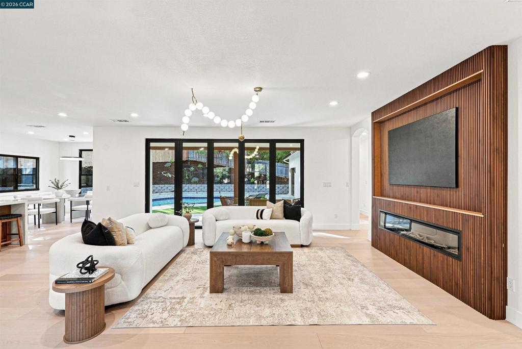 27 Crest Ave