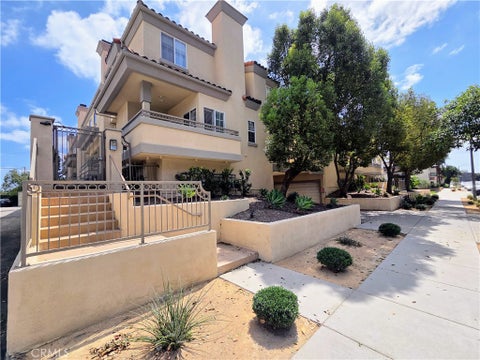 Photo of 3546 Linden Avenue #6, Long Beach, CA 90807 (MLS # PW26204004)