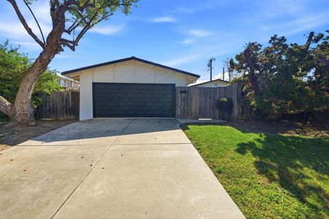 Photo of 886 Brent Drive, Cupertino, CA 95014 (MLS # ML82037449)