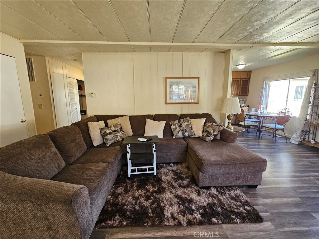 3630 Country Club 70