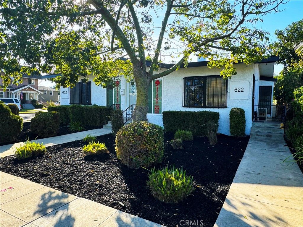 Photo of 626 S Broadway, Santa Ana, CA 92701 (MLS # OC26051319)
