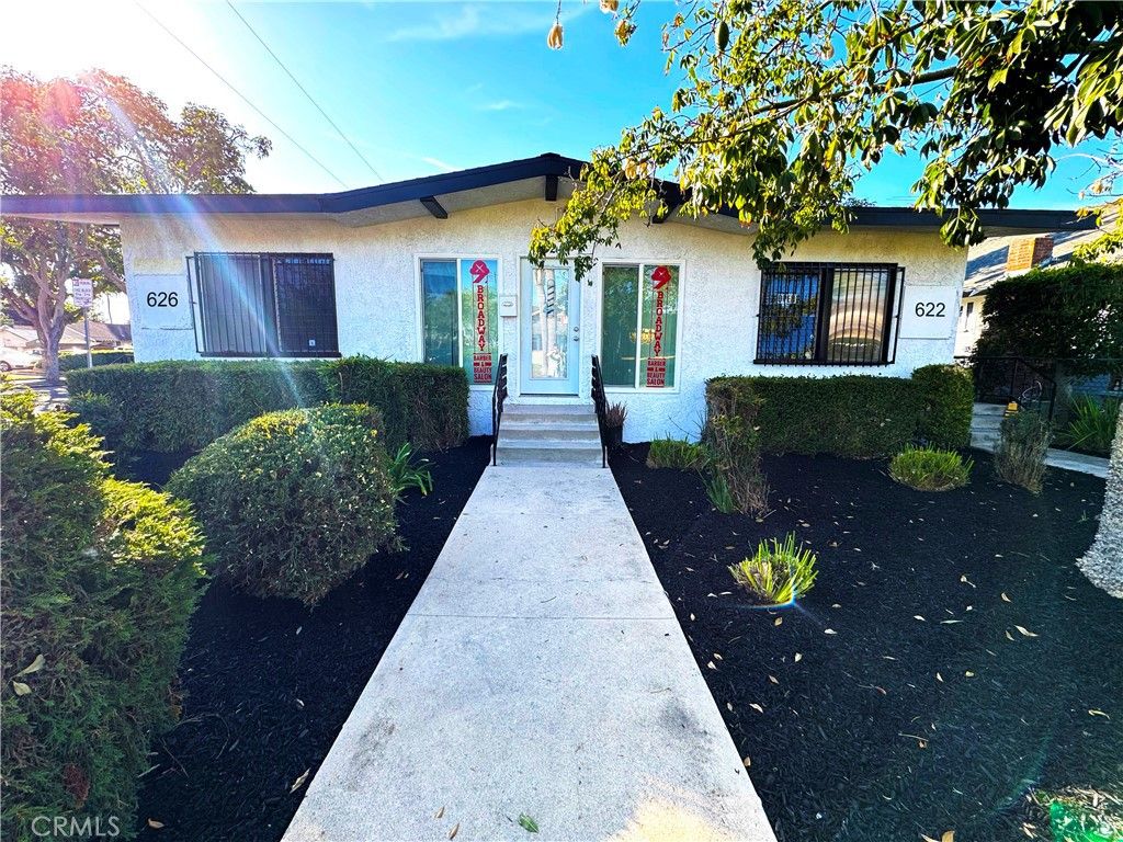 Photo of 626 S Broadway, Santa Ana, CA 92701 (MLS # OC26051319)