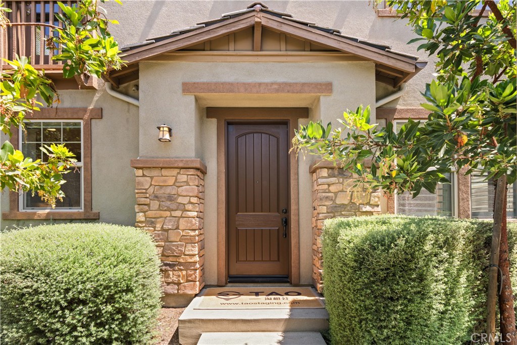 22 Lomada Street