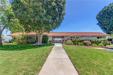 Photo of 3106 Via Serena S #N, Laguna Woods, CA 92637 (MLS # OC25195732)