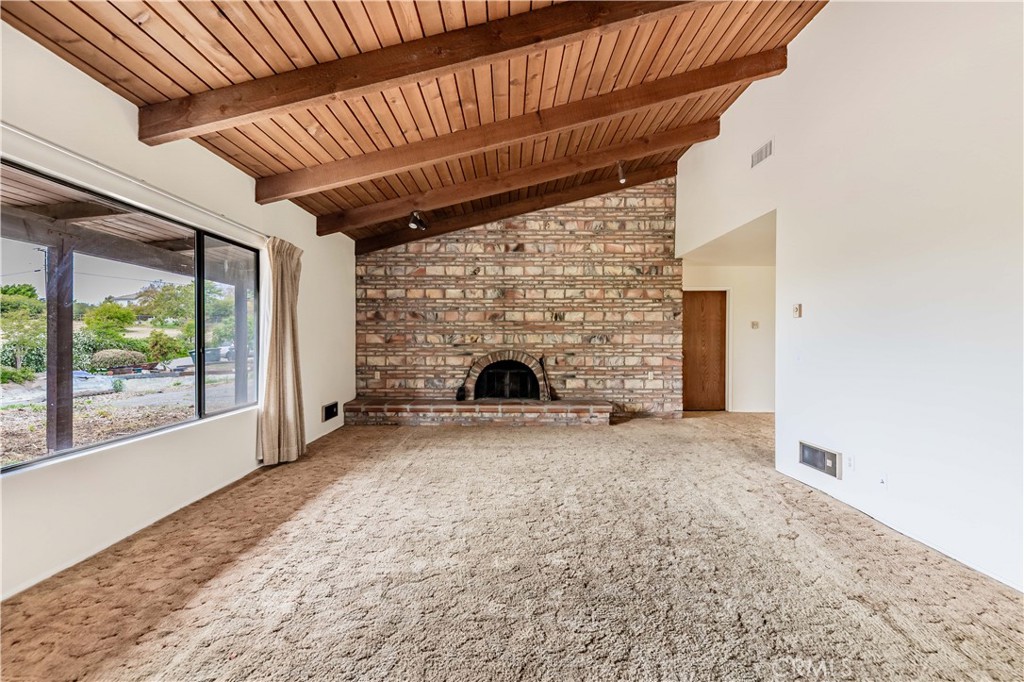 1320 Cuesta Norte