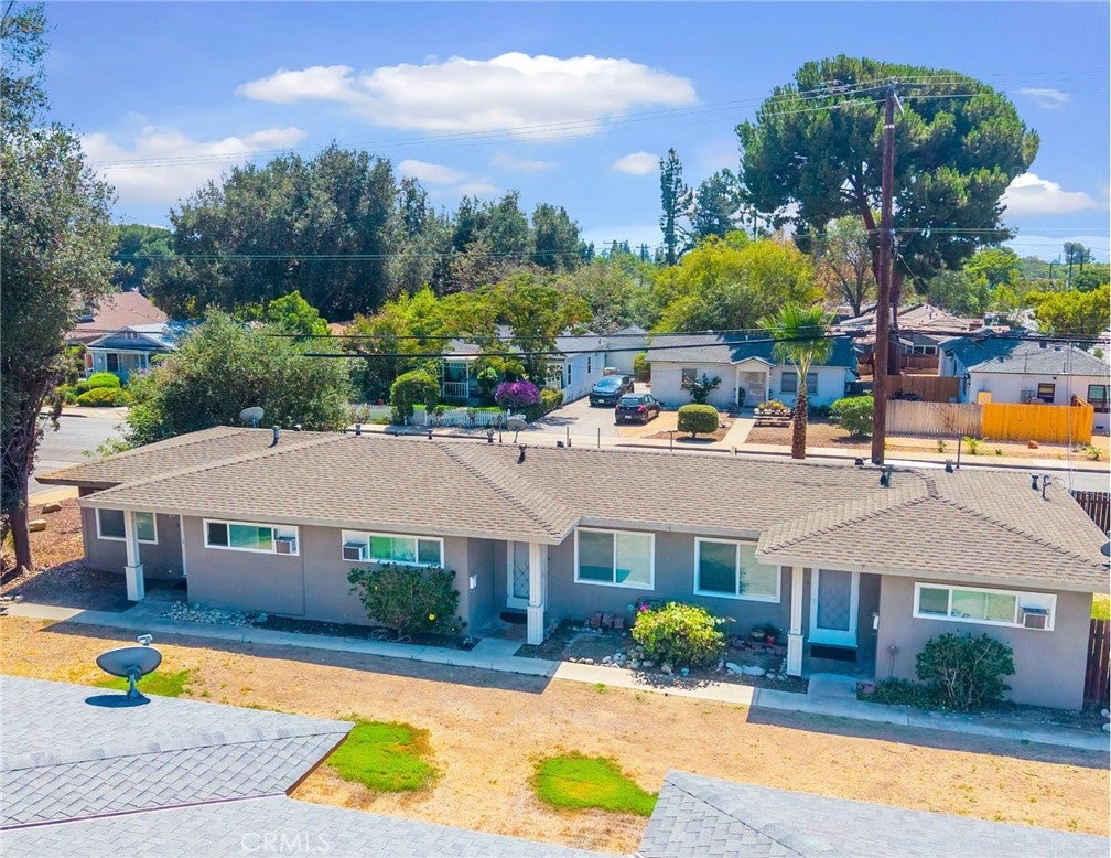 195 El Camino Way